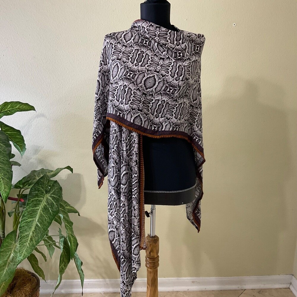 Shaynne Country Wear Open Front Cardigan Kimono wrap shawl snake Print O/S